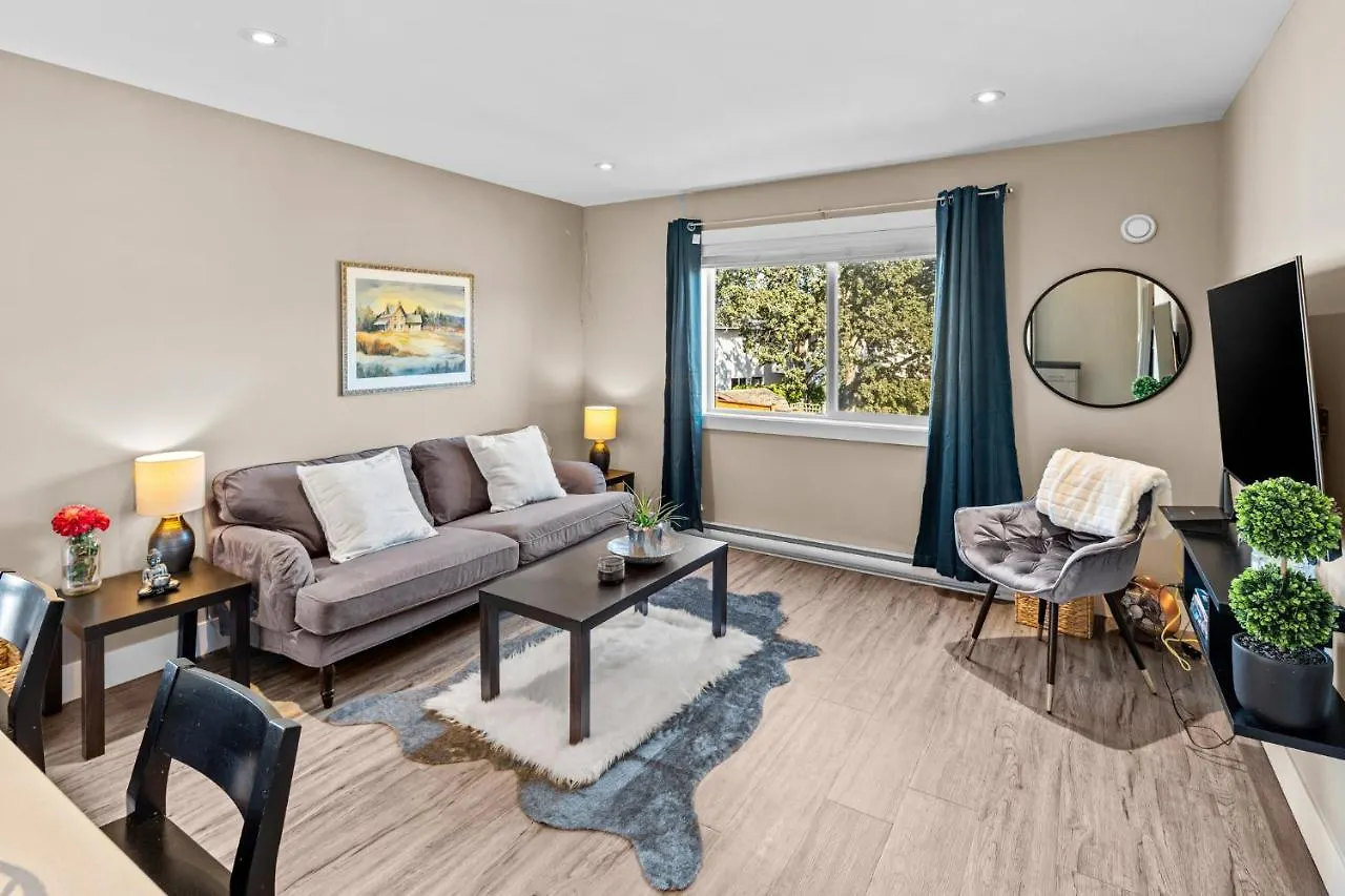 Pullet Place Oasis By Iris Properties! Victoria 0*,  Kanada