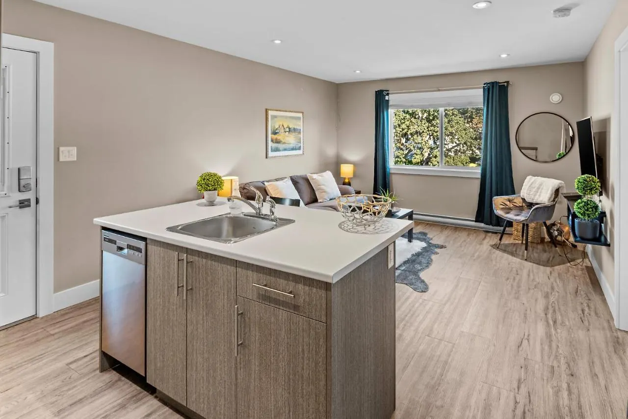Pullet Place Oasis By Iris Properties! Victoria 0*,